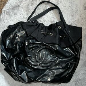 Pre-loved Chanel shoulder bag